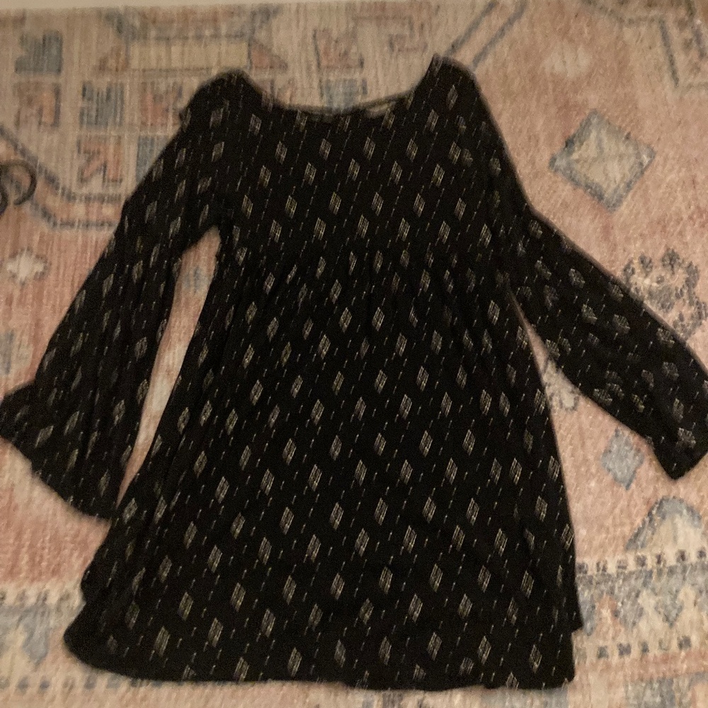 o'niell long sleeved shirt/dress color black, size large.